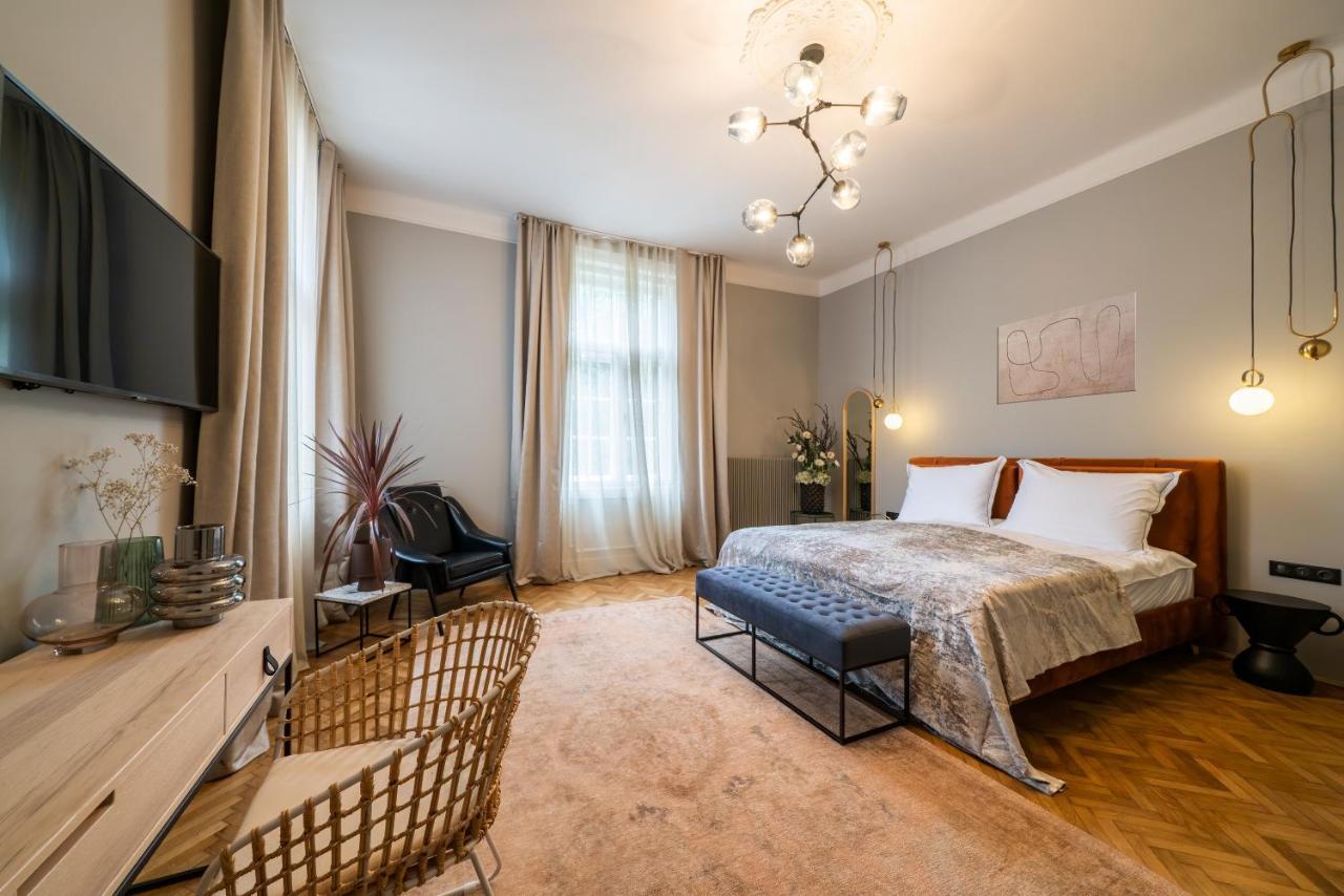 Отель Nest Дьёр Экстерьер фото