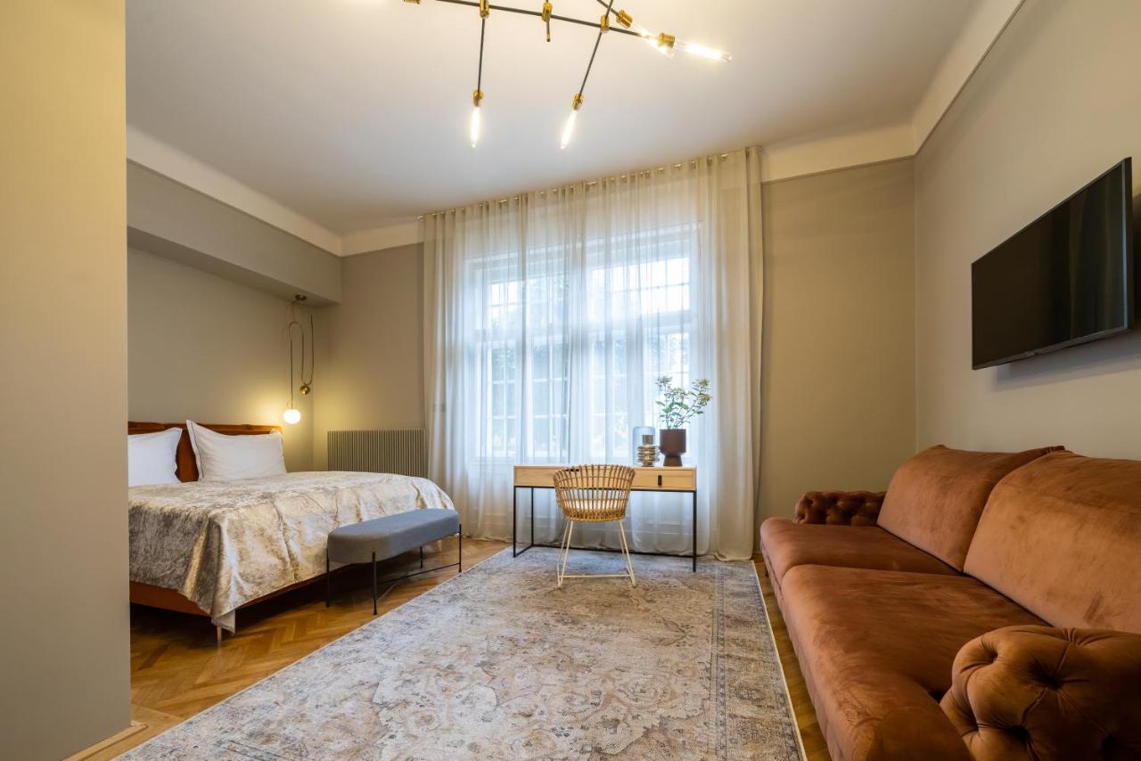 Отель Nest Дьёр Экстерьер фото